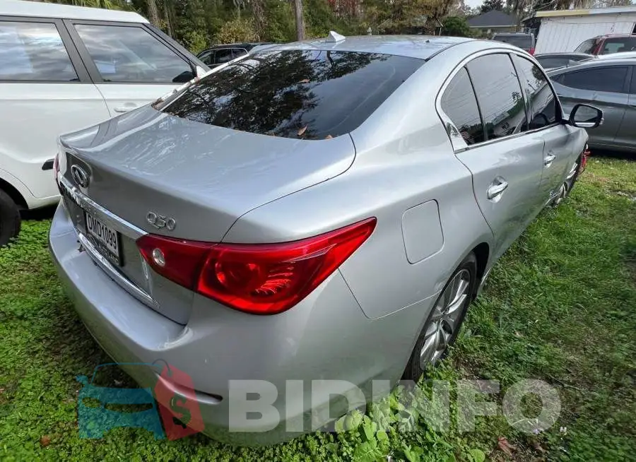 JN1BV7AP7FM353421 Photo# 4