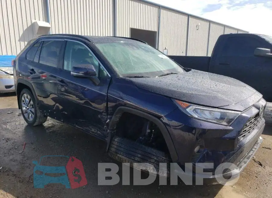 2T3C1RFV1MW172458 Photo# 4