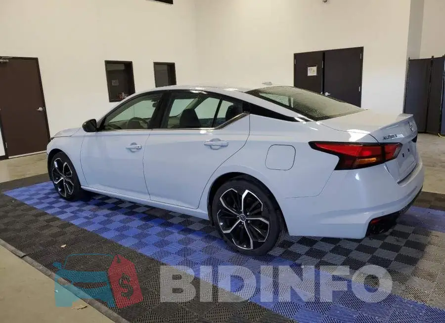 1N4BL4CV7PN352851 Photo# 2