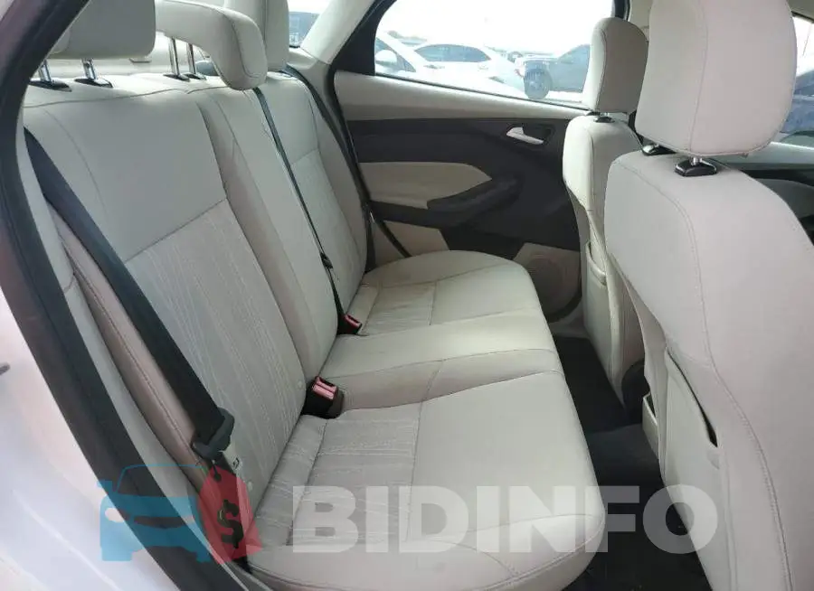 1FADP3F21FL244177 Photo# 10