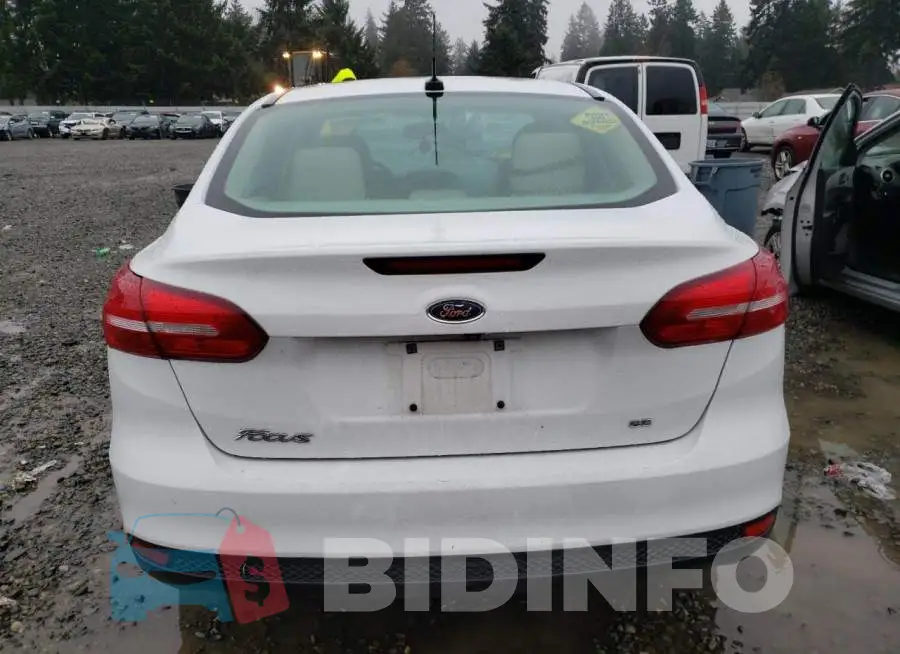 1FADP3F2XJL252643 Photo# 6