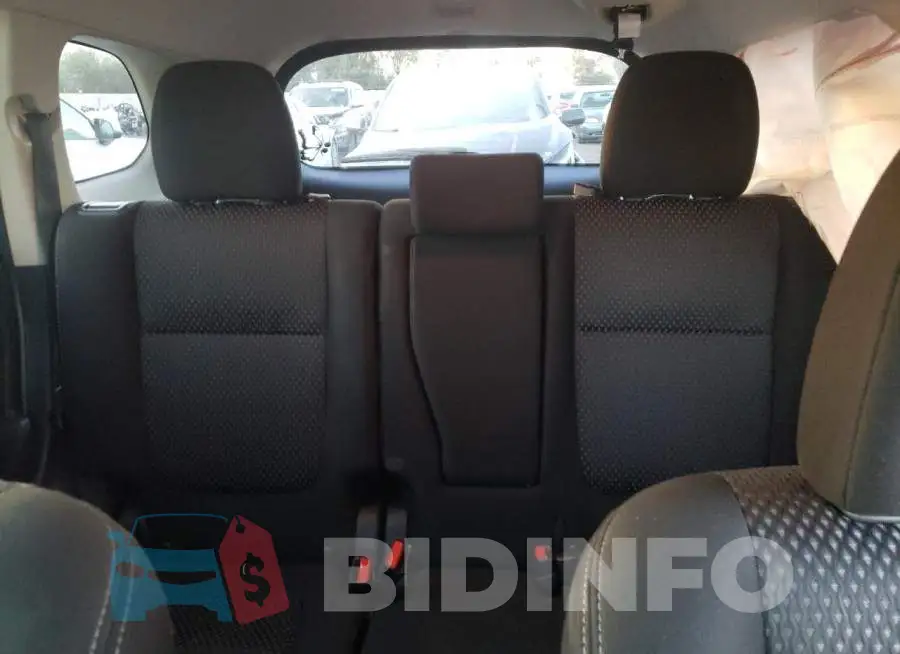 JA4AD2A36JZ062183 Photo# 10