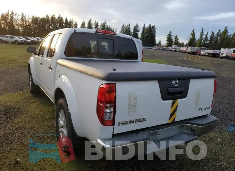 1N6AD0EV9JN716572 Photo# 2