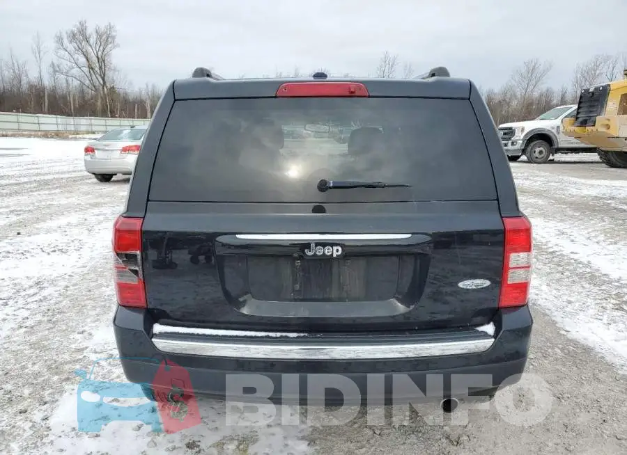 1C4NJPFA5HD172833 Photo# 6
