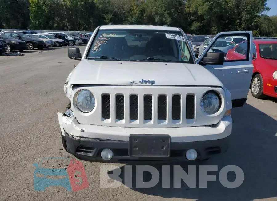 1C4NJRFB1FD248372 Photo# 5