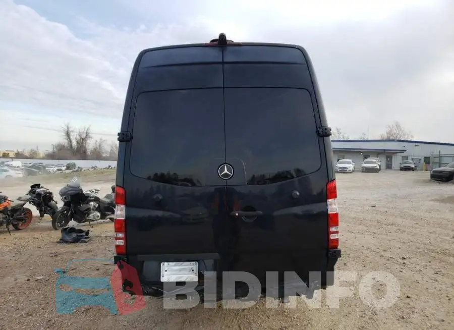 WD3PF4CBXF5952740 Photo# 6