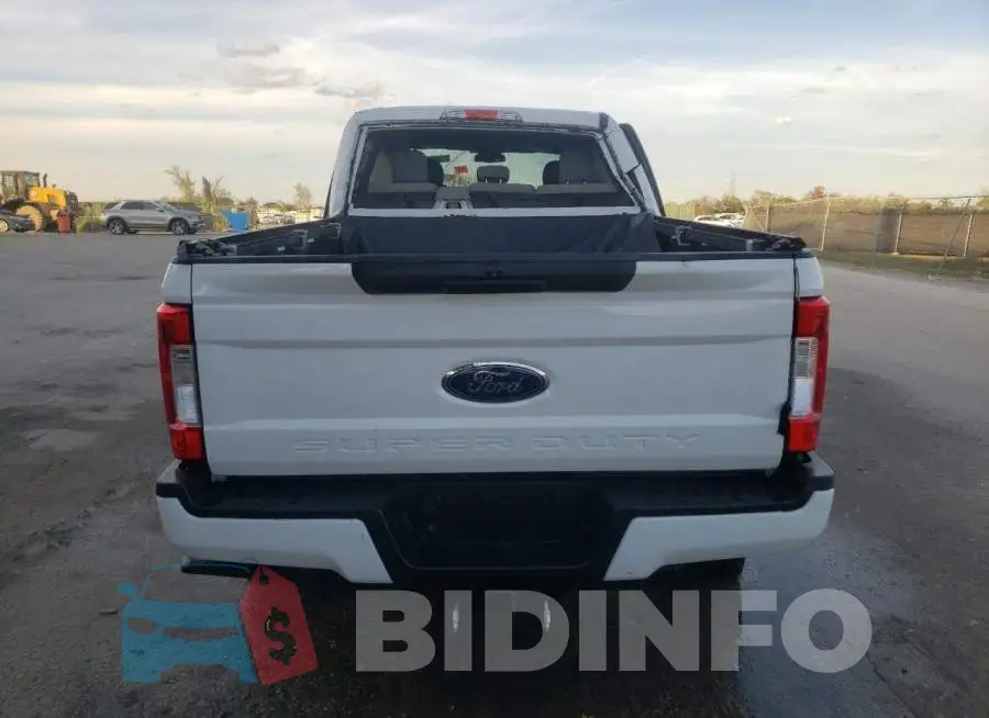 1FT7W2BT5JEB21529 Photo# 6