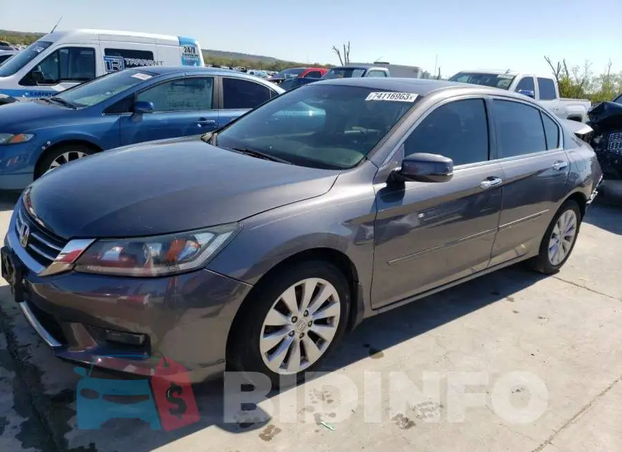 1HGCR2F80FA152473 Photo# 1