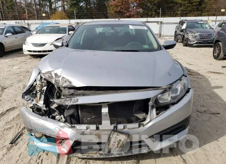 19XFC2F56GE076937 Photo# 5