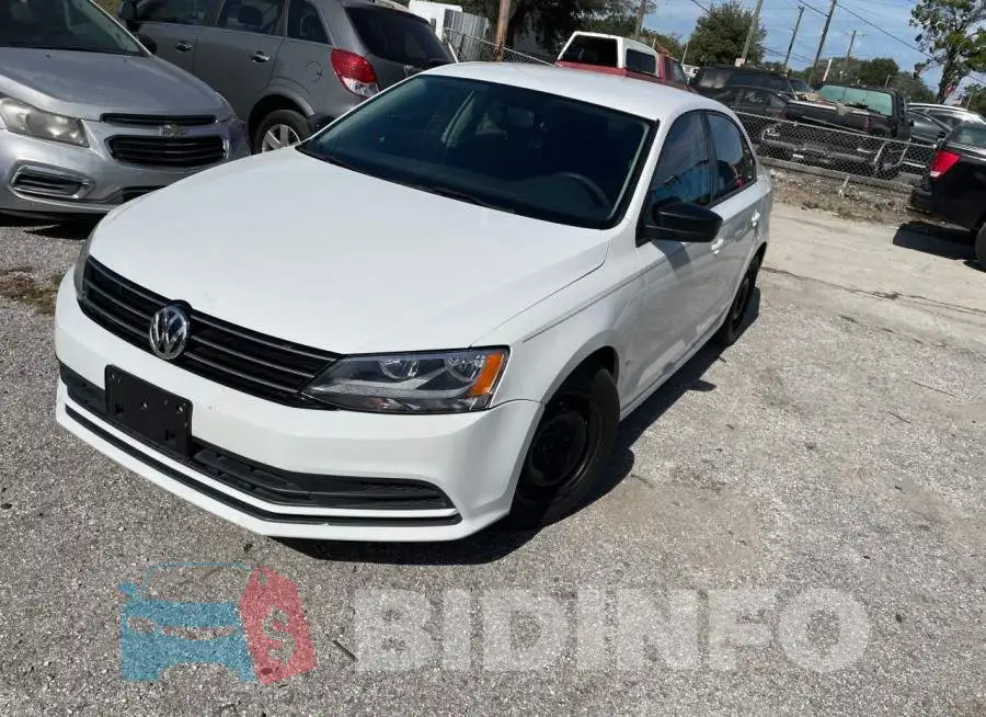 3VW267AJXGM351056 Photo# 2