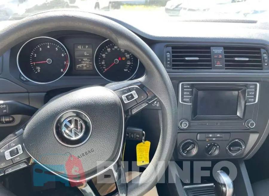 3VW267AJXGM351056 Photo# 9