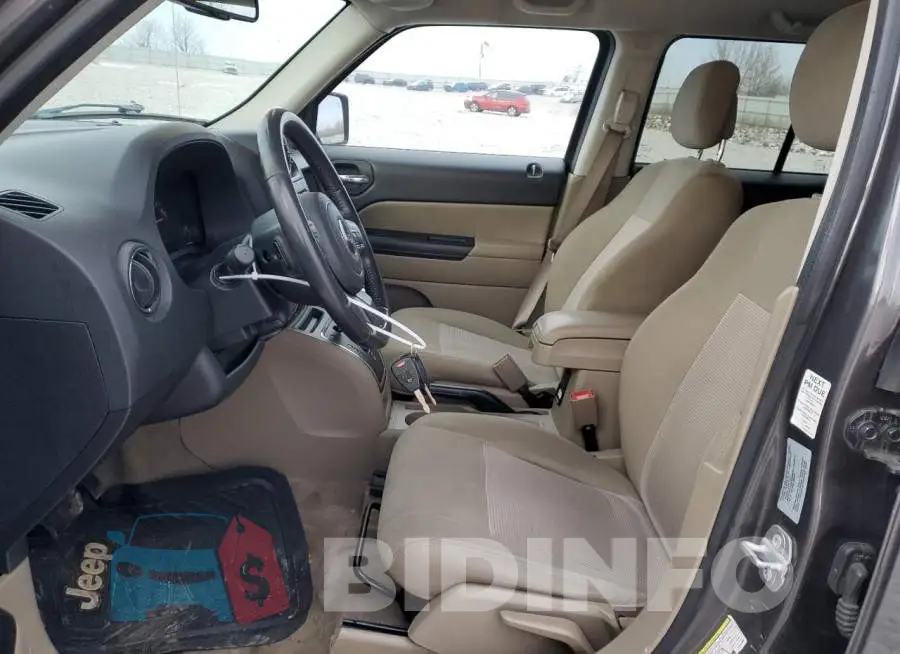 1C4NJPFA0HD145992 Photo# 7
