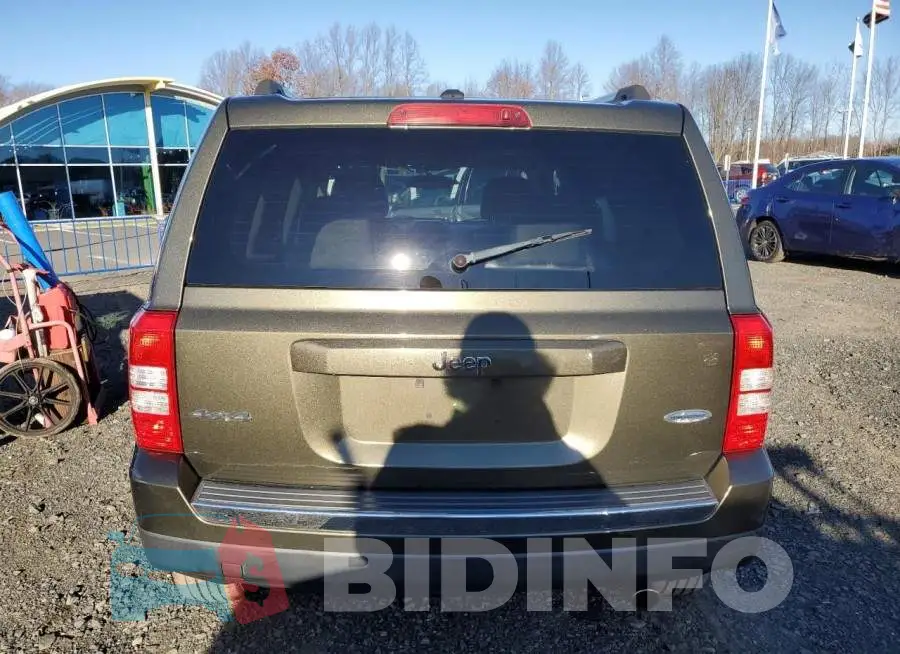 1C4NJRFB3GD595946 Photo# 6
