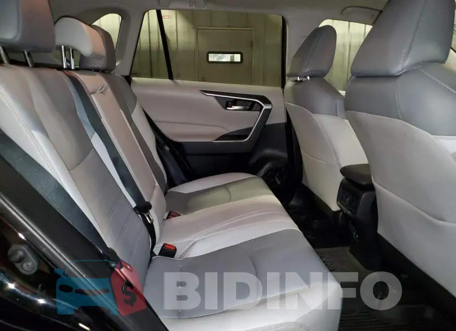 2T3A1RFV8KW079876 Photo# 11