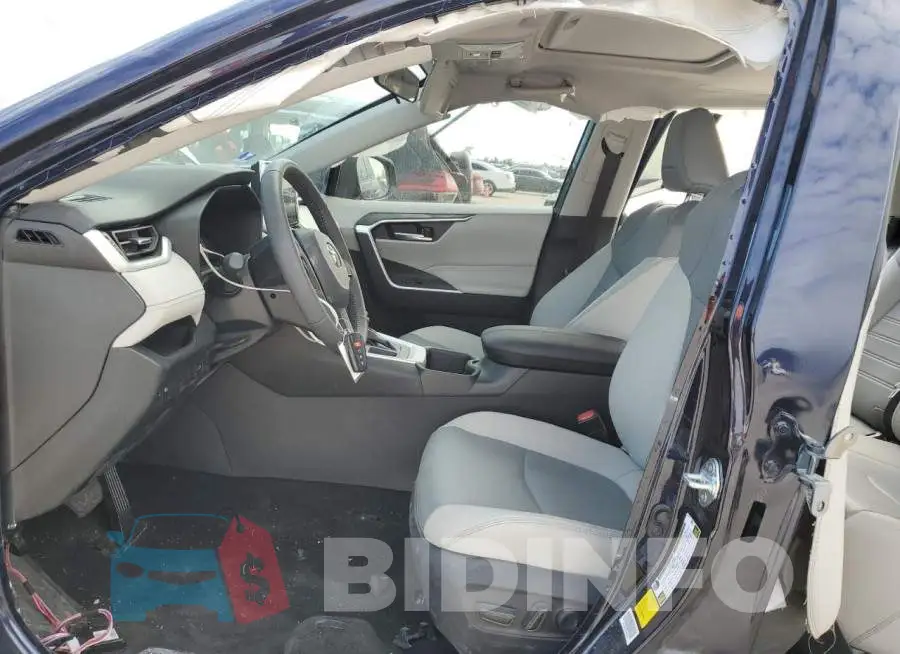 2T3C1RFV5PW251877 Photo# 7