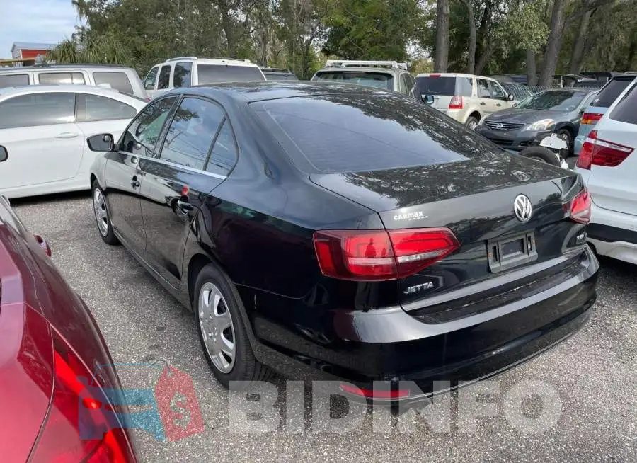 3VW167AJ9HM254380 Photo# 3