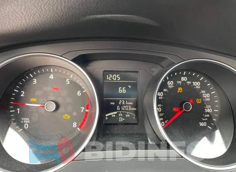 3VW167AJ9HM254380 Photo# 8