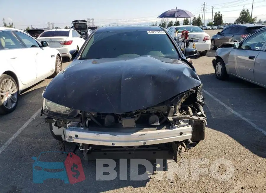 19UUB2F67KA003253 Photo# 5