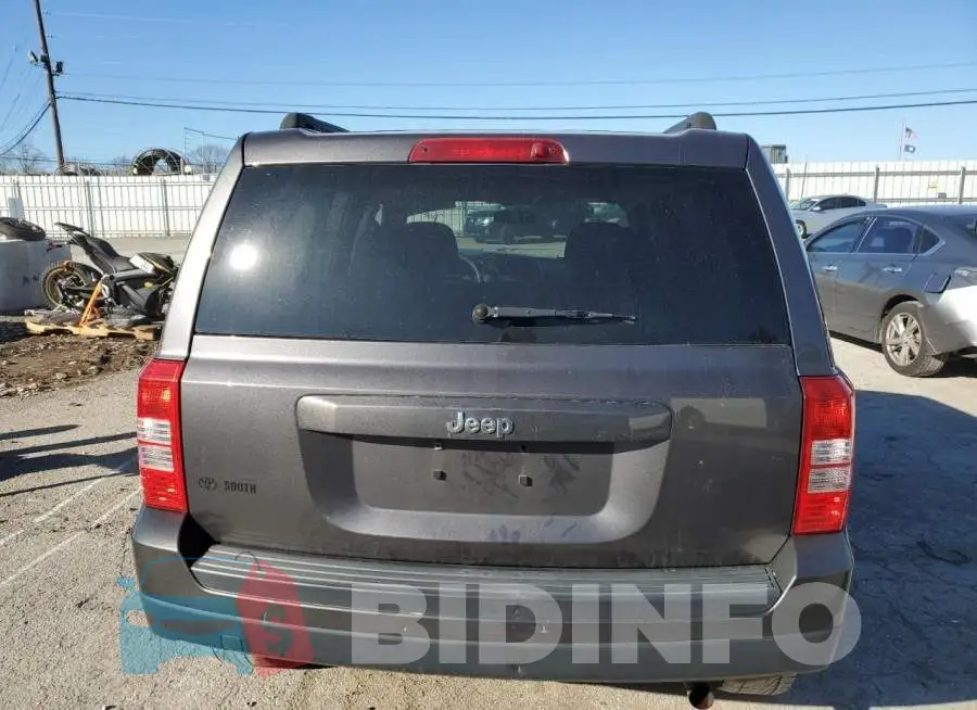 1C4NJPBB7FD372625 Photo# 6
