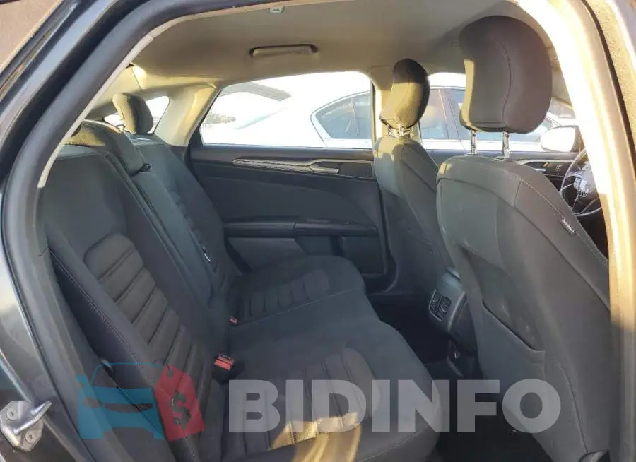 3FA6P0LU0KR182120 Photo# 10