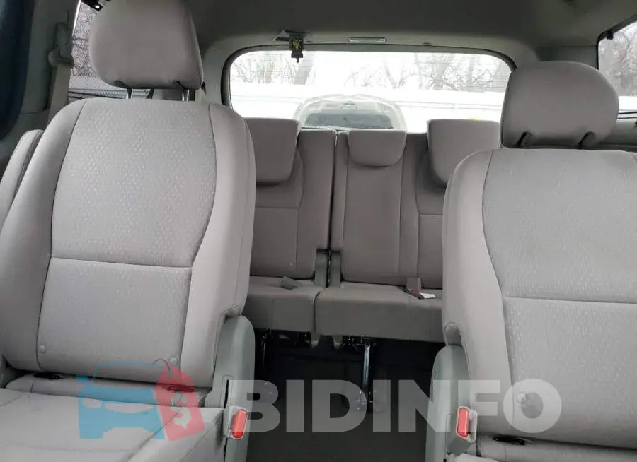 KNDMB5C12G6201757 Photo# 10