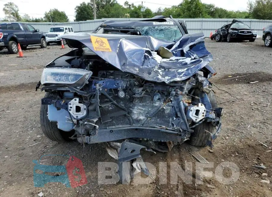 19UUB1F56JA006371 Photo# 5