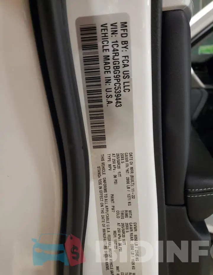 1C4RJGBG9PC539443 Photo# 12