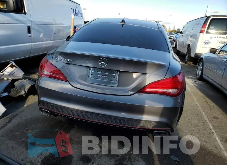 WDDSJ4EB3FN215543 Photo# 6