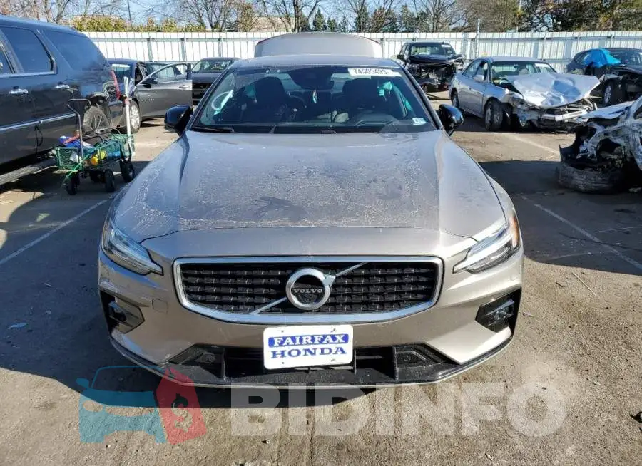 7JRA22TM9KG004942 Photo# 5