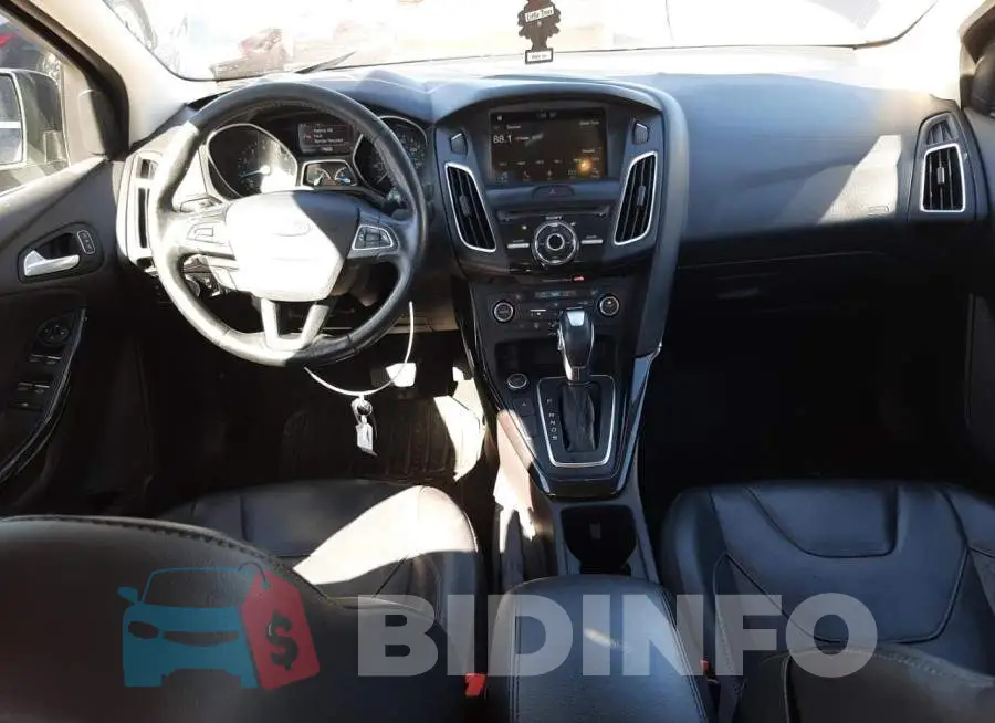 1FADP3J22HL202000 Photo# 8