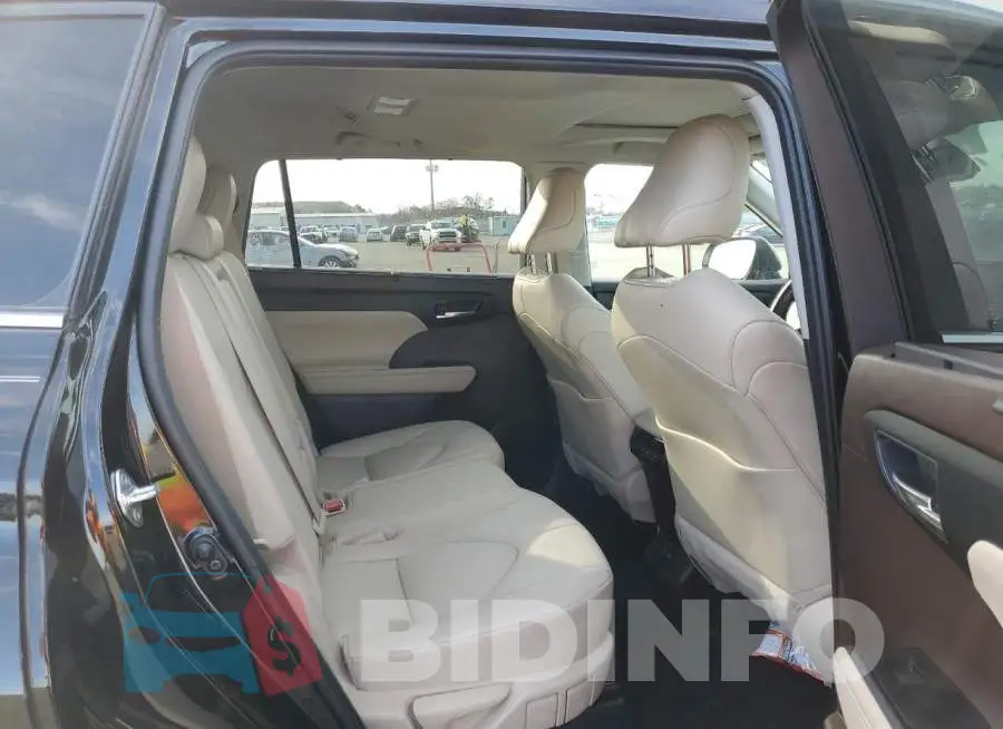 5TDGZRBHXMS116840 Photo# 11