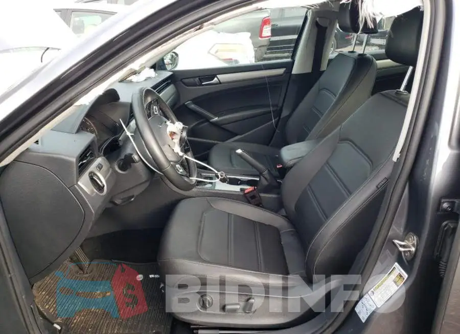 1VWSA7A38MC016956 Photo# 7