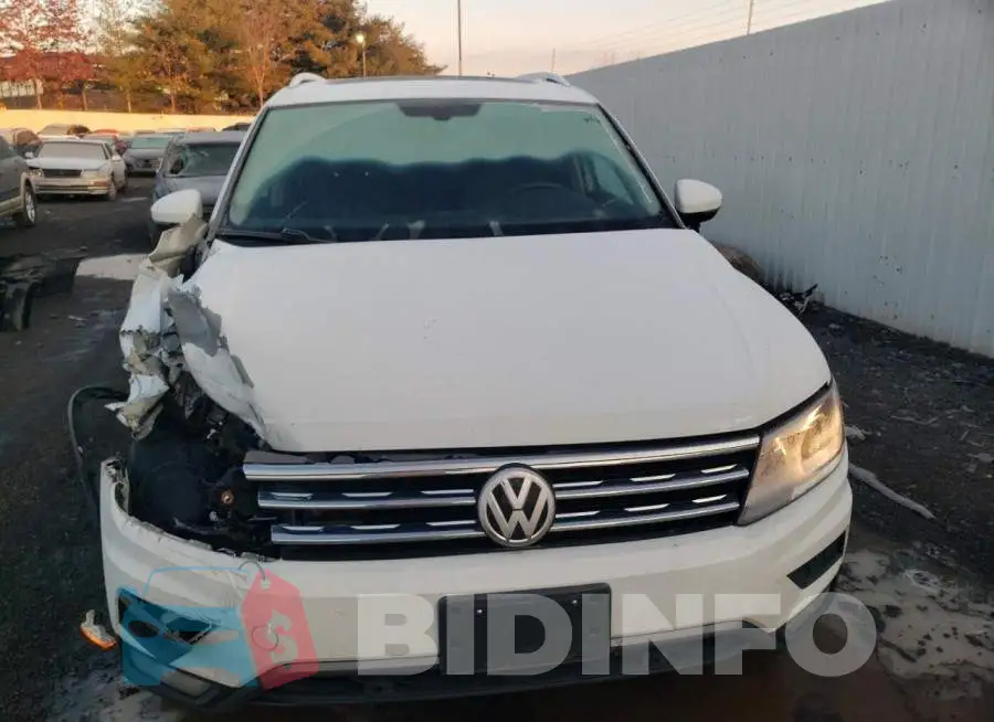 3VV2B7AX8KM100162 Photo# 5