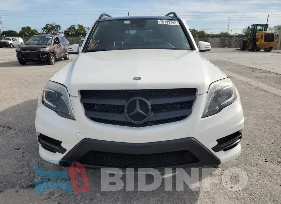 WDCGG8JB2FG344559 Photo# 5