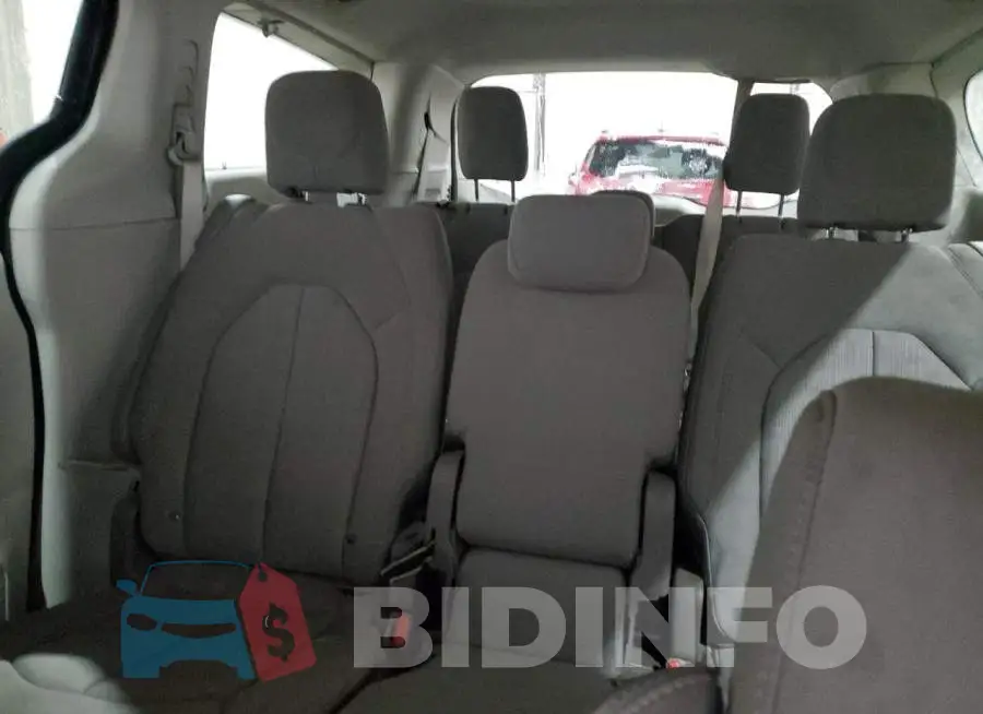 2C4RC1FG4KR687145 Photo# 10