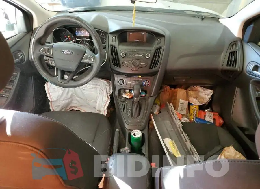 1FADP3F2XJL252951 Photo# 8