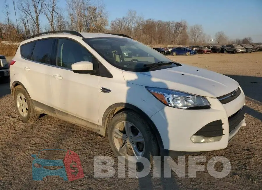 1FMCU0GX5GUA33532 Photo# 4