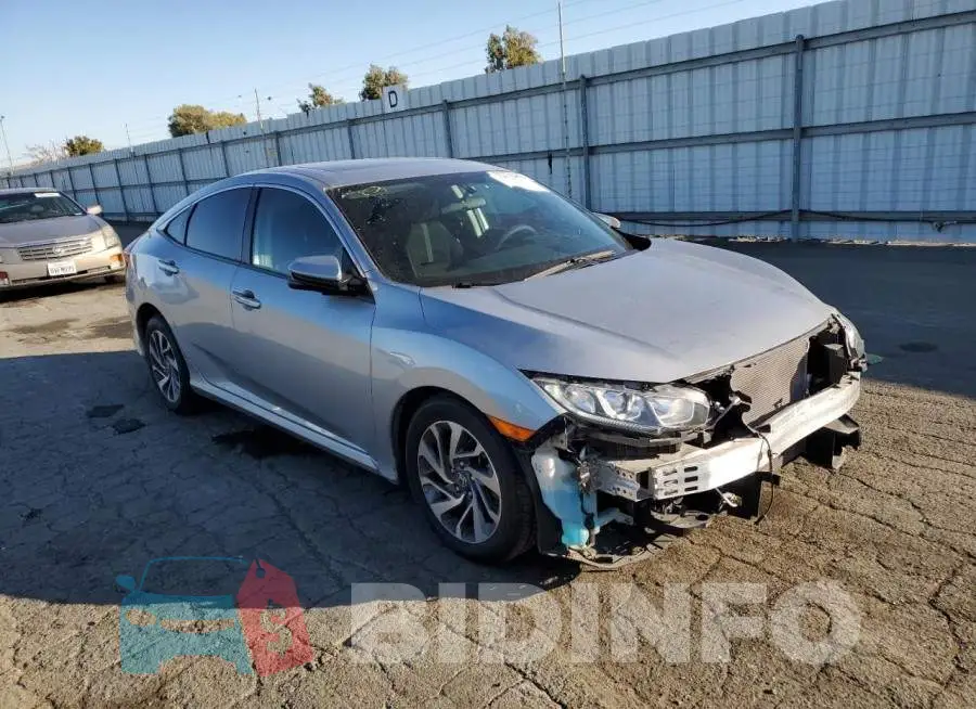 19XFC2F73HE220978 Photo# 4
