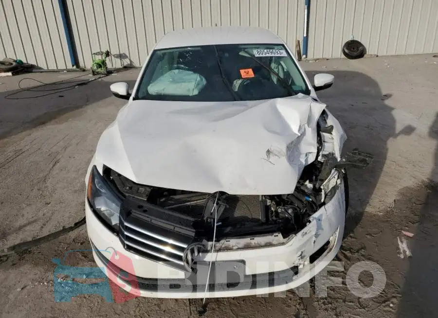1VWAT7A35FC052340 Photo# 5