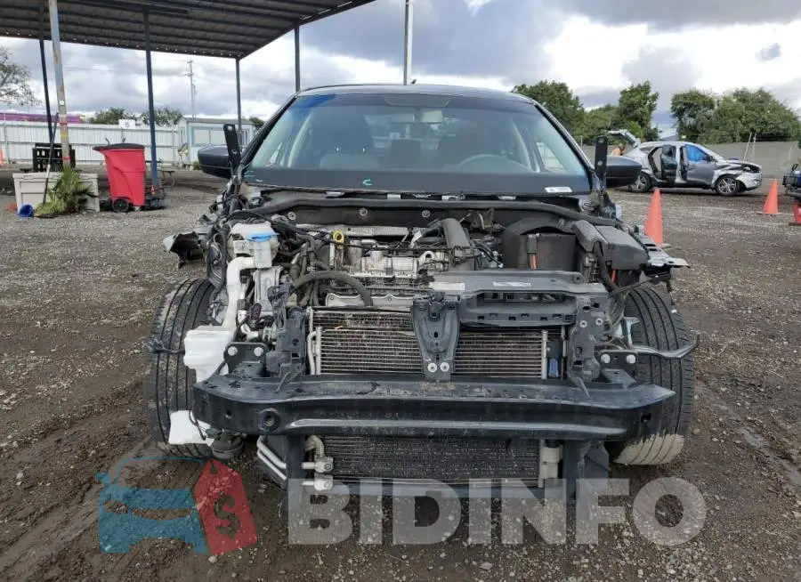3VW2B7AJ2HM282358 Photo# 5