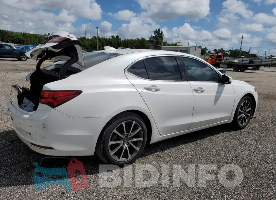 19UUB2F57FA024374 Photo# 3