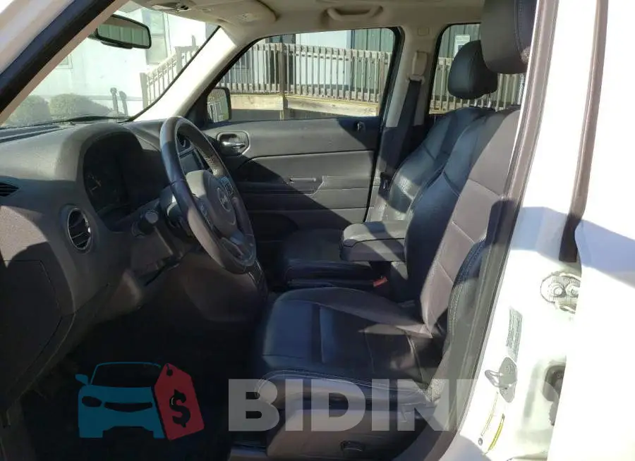 1C4NJRFB3GD809687 Photo# 7