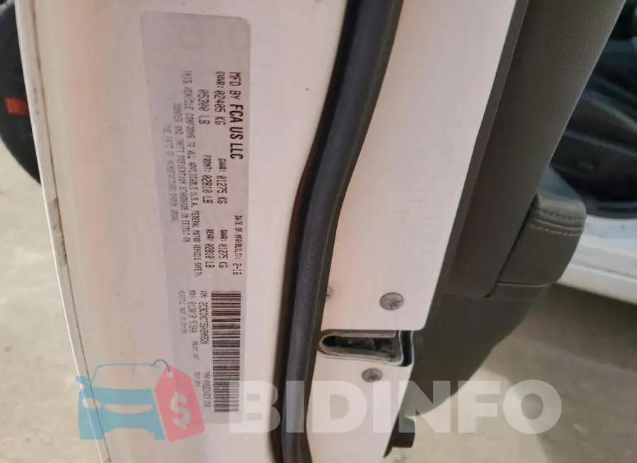 2C3CDXCT5GH205520 Photo# 12