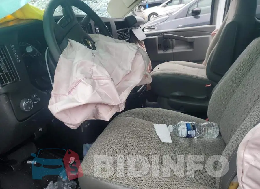 1GAZGPF73M1312810 Photo# 7