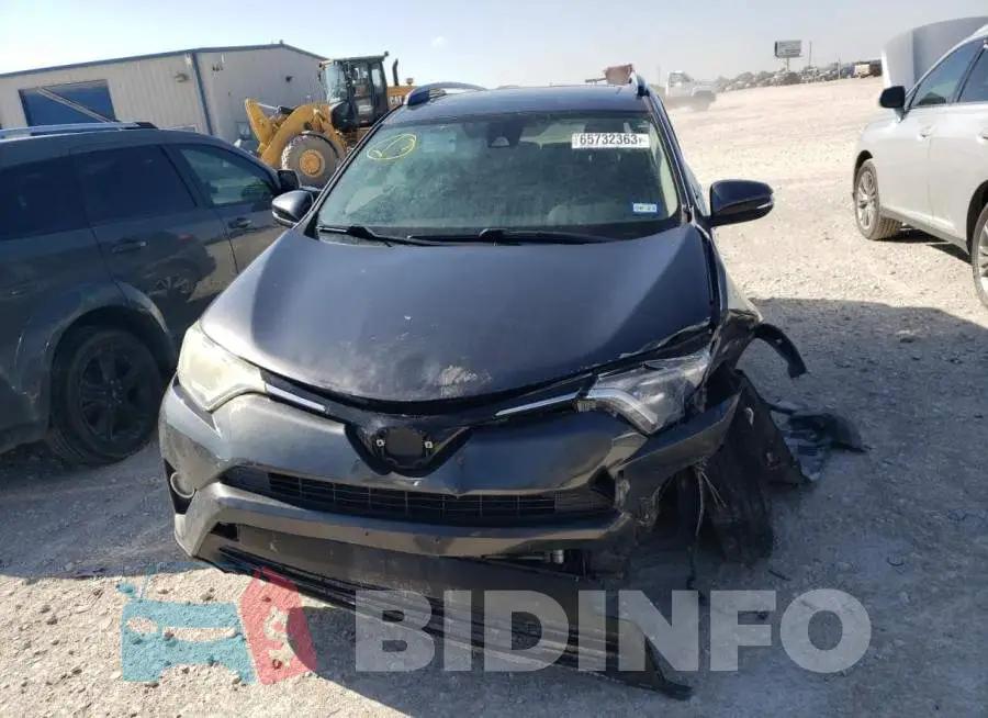 JTMWFREV5HD102903 Photo# 5