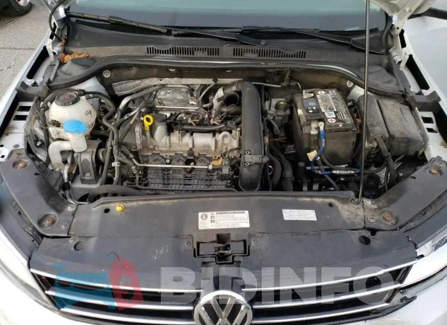 3VW2B7AJ8JM257888 Photo# 11