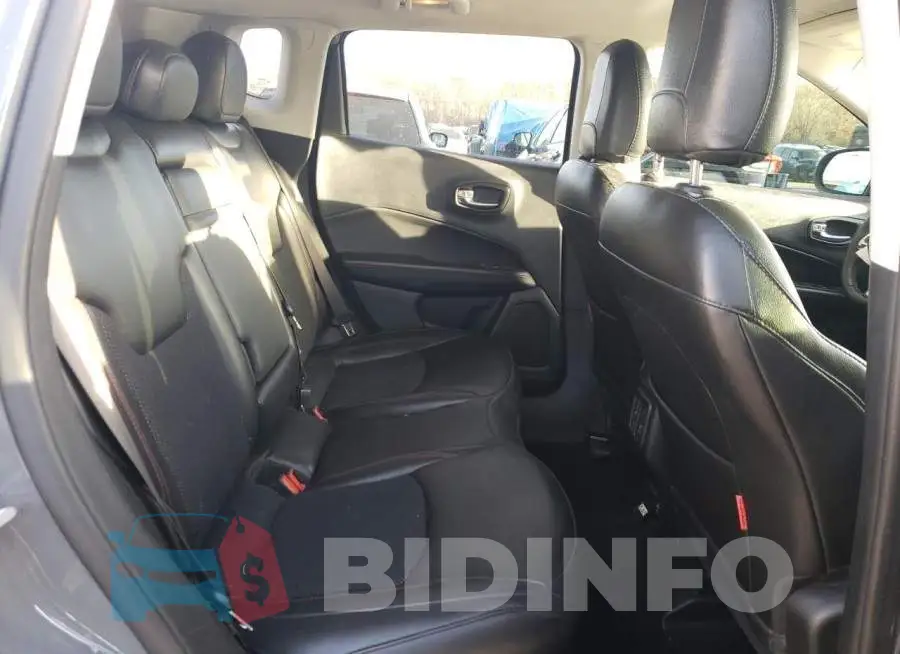 3C4NJDDB5LT100768 Photo# 11
