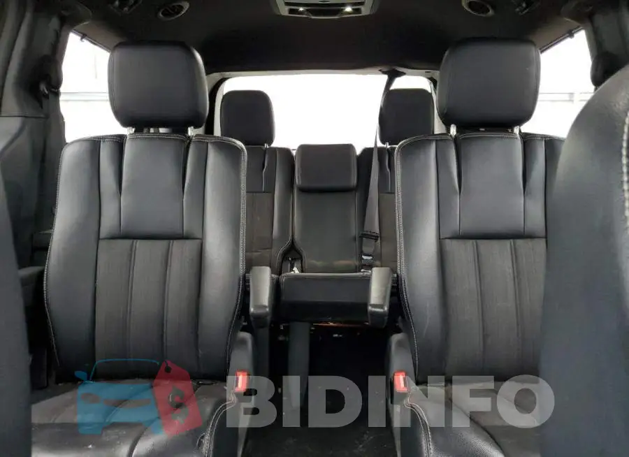 2C4RC1HG4GR247883 Photo# 10