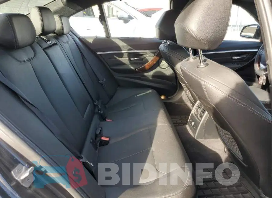 WBA8B7C54GK703061 Photo# 10