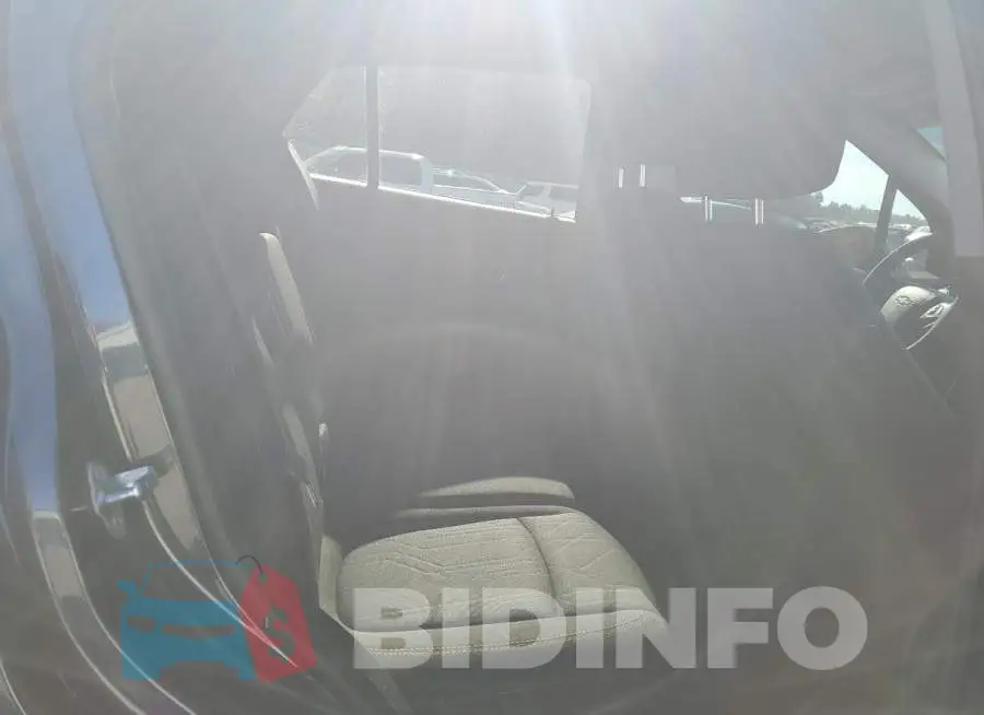 3GNCJLSB6JL212052 Photo# 10